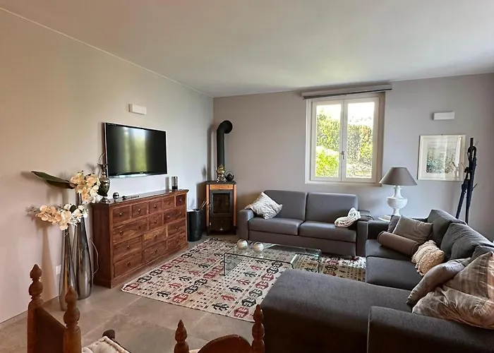 Daire Rose On The Arona *